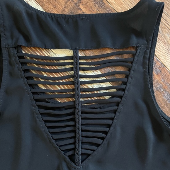 Black High/Low Tank - Picture 6 of 6